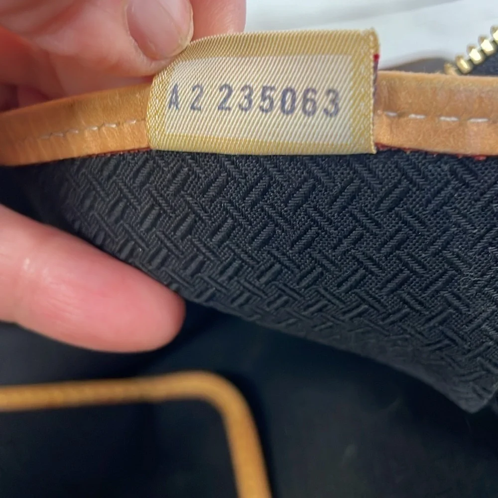 Dooney & Bourke authentic black